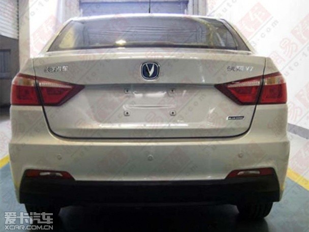 長安悅翔V7