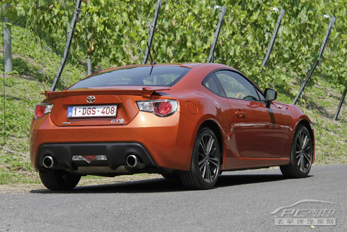 �S��86