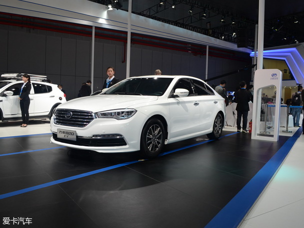 力帆汽車2015款力帆820EV