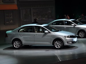˹���_(d��)�Ϻ���˹���_(d��)��J2013�� 1.4L �ք�(d��ng)���x��