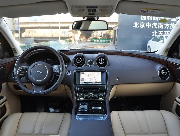 捷豹 XJL 3.0 SC 中控臺整體