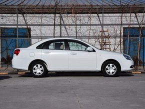 別克 1.5L 自動(dòng) 車輛正右側(cè)