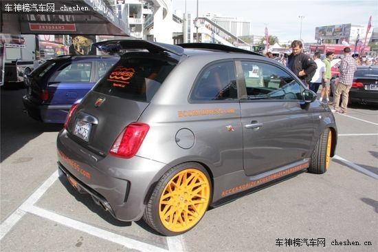 ����֮Ы SEMA�ϵķƁ���500 Abarth���b SEMA���Ɓ���500 Abarth����܇���b