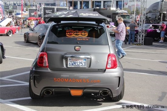 ����֮Ы SEMA�ϵķƁ���500 Abarth���b SEMA���Ɓ���500 Abarth����܇���b