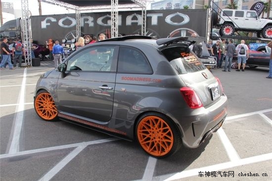 ����֮Ы SEMA�ϵķƁ���500 Abarth���b SEMA���Ɓ���500 Abarth����܇���b