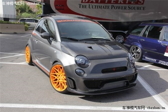����֮Ы SEMA�ϵķƁ���500 Abarth���b SEMA���Ɓ���500 Abarth����܇���b
