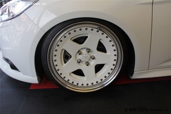 ����ɫ���鹝(ji��) SEMA�ϵĸ��ظ���˹ST���b SEMA,���ظ���˹ST,��܇���b