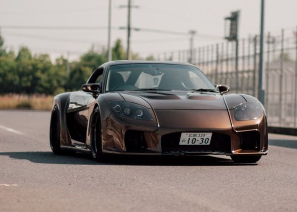 超低空低空飛行 馬自達(dá)RX-7驚人低趴改裝