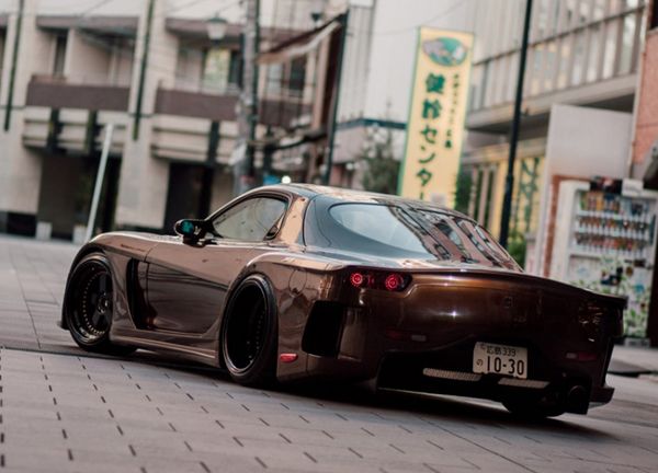 超低空低空飛行 馬自達(dá)RX-7驚人低趴改裝
