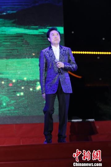���(y��ng)����(l��)�W(xu��)ԺԺ�L(zh��ng)���x���_(t��i)����֮���Ļ�ˇ�g(sh��)��