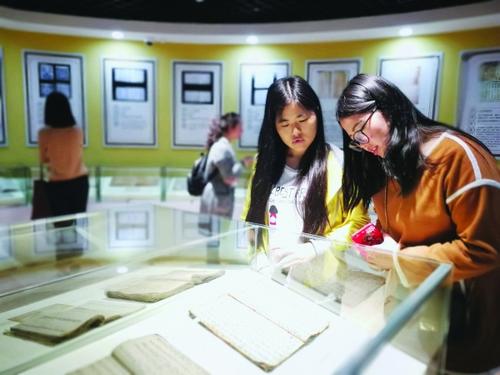 貴州省藏國家珍貴古籍特展開幕系省內規(guī)模最大展覽