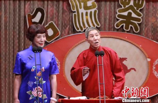 第九屆中國(guó)曲藝節(jié):天津傳統(tǒng)“茶館相聲”火爆