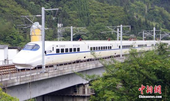 動(dòng)車上吸煙者最高將被禁乘動(dòng)車需制定細(xì)節(jié)辦法