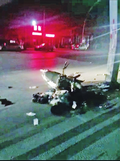 濮陽市3名學(xué)生凌晨騎摩托車出事故 全部身亡