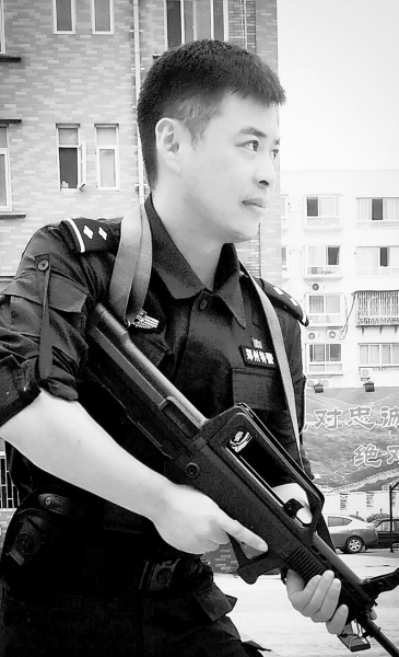 雙節(jié)假期 河南8萬民警奮戰(zhàn)在安保工作一線