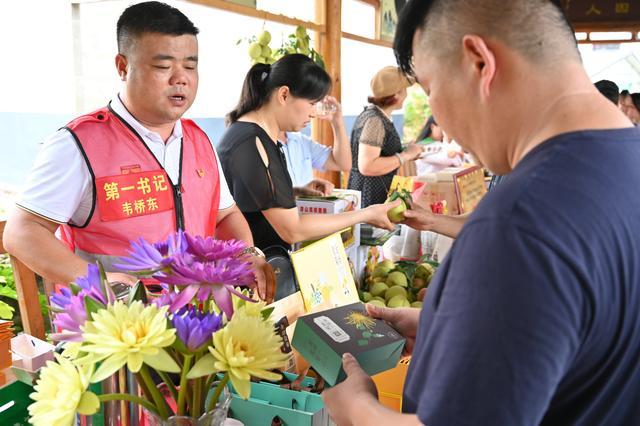 柳州市花為媒“云賞美麗鄉(xiāng)村”系列活動(dòng)正式開(kāi)啟
