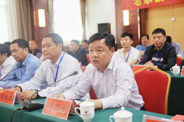 致富不忘桑梓老冢鎮(zhèn)“山果扶貧助學(xué)基金會(huì)”啟動(dòng)