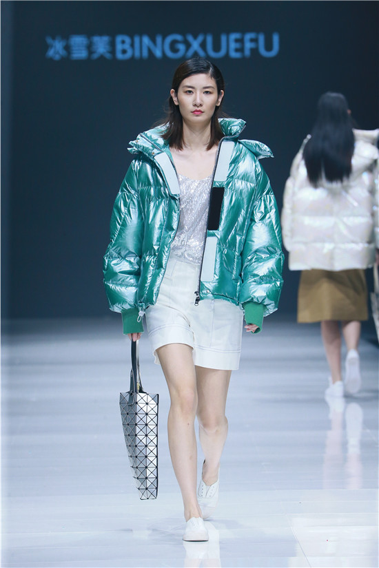  YINJI PLAZA   �y��ԭ��(chu��ng)Ʒ��FASHION SHOW ��2019��ԭ���H�r(sh��)�b�����ݡ�ʢ����䡱