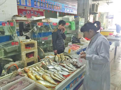 鄭州市場大閘蟹檢出禁藥成分 商戶稱無辜躺槍