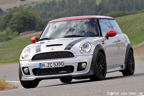 MINI家族JOHN COOPER WORKS于今晚上市