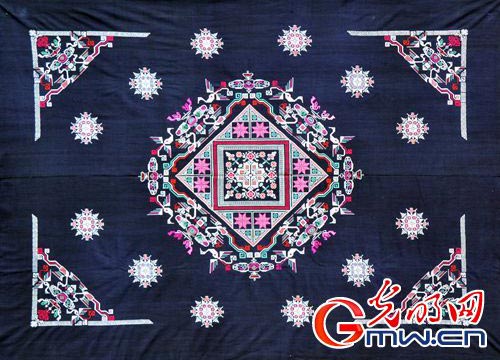 【喜迎十九大 文脈頌中華】讓傳統(tǒng)工藝和現(xiàn)代設(shè)計相得益彰