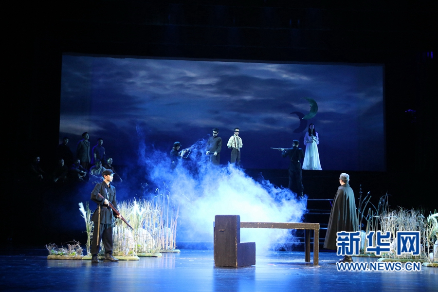 紅色話劇《誰(shuí)主沉浮》在三門(mén)峽演出 紅色話劇《誰(shuí)主沉浮》在三門(mén)峽演出