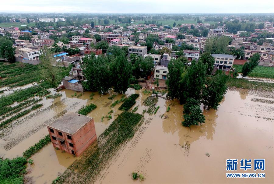 河南安陽遭遇強(qiáng)降雨 9.8萬人緊急轉(zhuǎn)移 河南安陽遭遇強(qiáng)降雨 9.8萬人緊急轉(zhuǎn)移