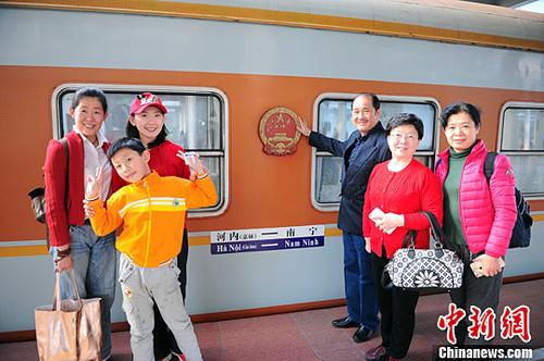 �D���Ї������ο��ڒ����Ї����յ�܇��ǰ��Ӱ���<a target='_blank'  _fcksavedurl='http://www.chinanews.com/'><p class=