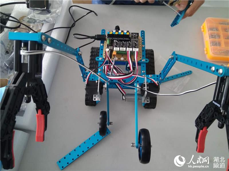 ��h������һ�W(xu��)����������Ħ�C(j��)���ˡ� �ɴ������