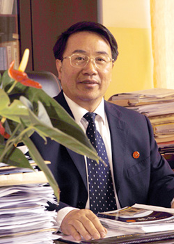 李暾校長(zhǎng)