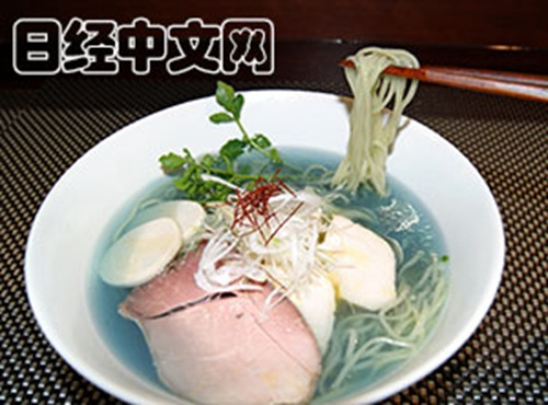 日本推出“超級冷面”:綠面配藍湯營養(yǎng)足(圖)