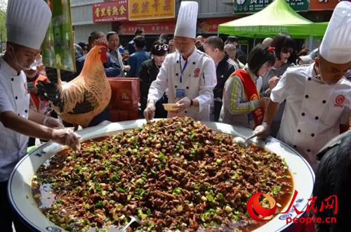 奎屯舉辦美食文化旅游節(jié)