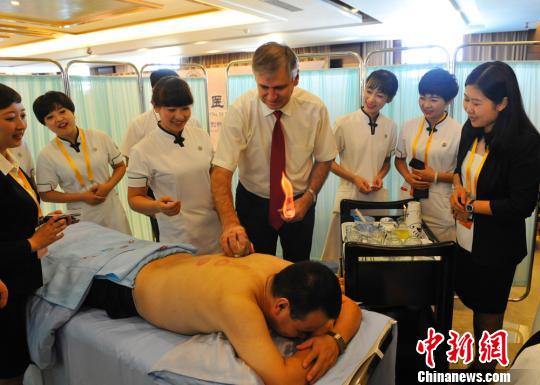 �ػ��Ĳ���(hu��)���t(y��)��ɫ�����������e���W(xu��)ˇ���������D��