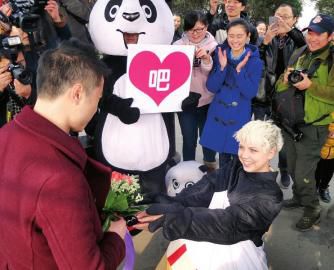 2��14���������m��Ů�����Ѵ�������