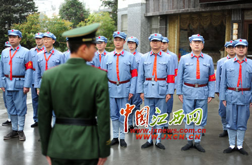 接受革命傳統(tǒng)教育