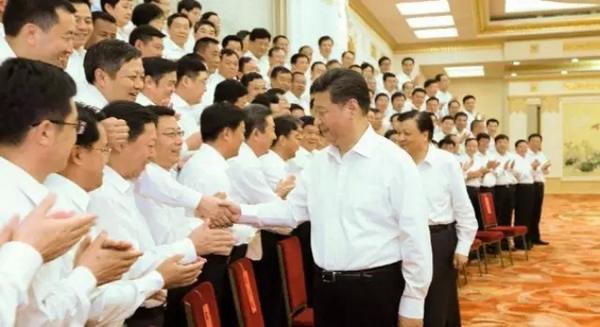 【學(xué)習(xí)經(jīng)典】習(xí)近平表彰縣委書記:見(jiàn)賢思齊