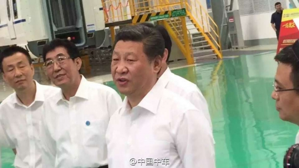 習(xí)近平考察中車長客股份公司(圖)