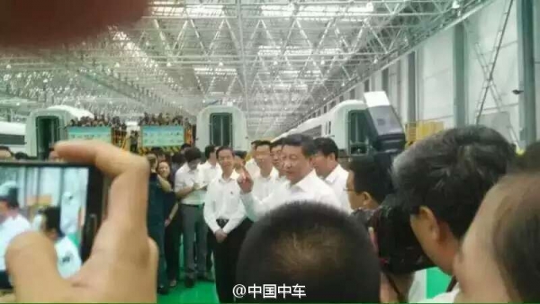 習(xí)近平考察中車長客股份公司(圖)