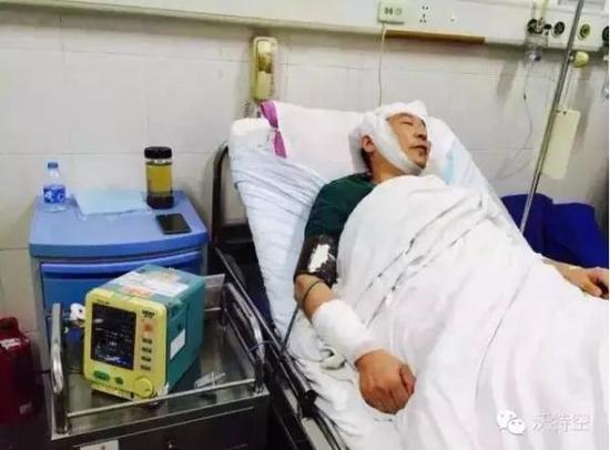 江蘇一醫(yī)生遭病人家屬毆打:頭皮撕裂 行兇者被拘