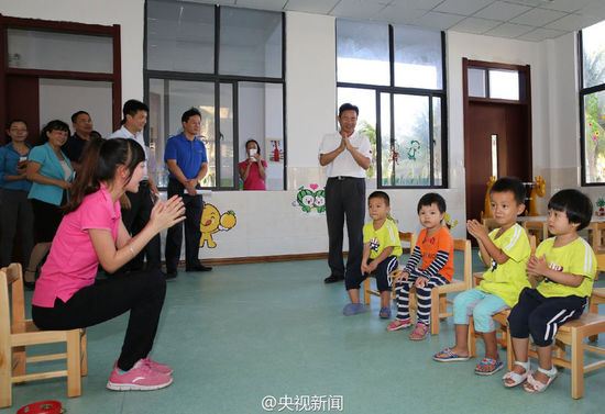 我國最南端學(xué)校三沙市永興學(xué)校啟用 6名孩子入學(xué)(組圖)