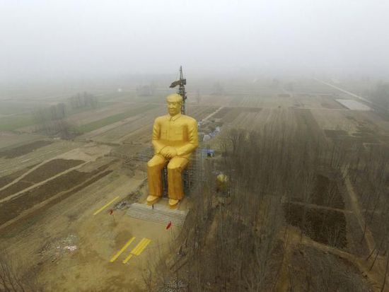 河南農村金色毛主席雕塑被拆除 系建造未經(jīng)審批