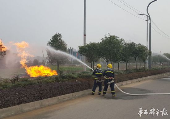 20���������쌎�����h�����(zh��n)�l(f��)����Ȼ��ܵ���ը�����й©ȼ?x��)�ȼ���γ?0���׸ߵĻ��档�°l(f��)������(d��ng)?sh��)������������F(xi��n)��(ch��ng)��𡣽�(j��ng)�����{(di��o)�����ɞ鮔(d��ng)?sh��)ذ�����ȼ�(x��)�ܵ���������������ض��^(gu��)�߶�����ܵ���ը������δ����ˆT������