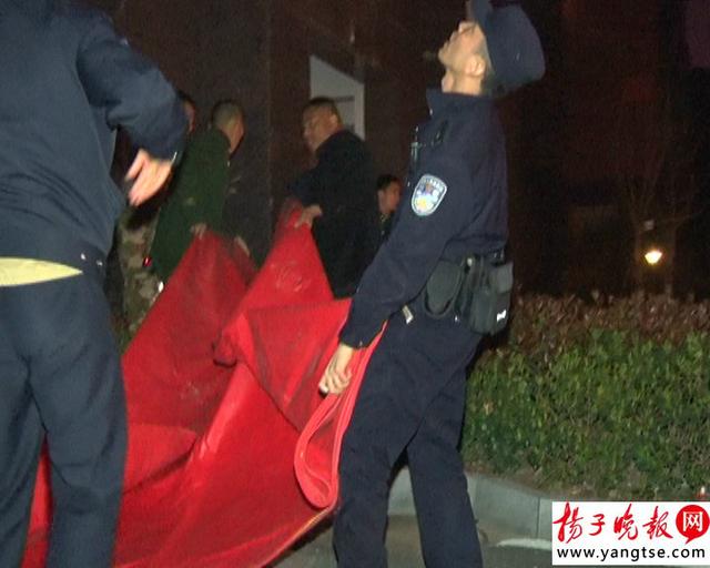 婆媳因帶小孩鬧矛盾 媳婦欲跳樓輕生(圖) 婆媳因帶小孩鬧矛盾 媳婦欲跳樓輕生(圖)