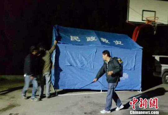 云南個舊地震:暫無人員傷亡部分市民夜宿戶外避險
