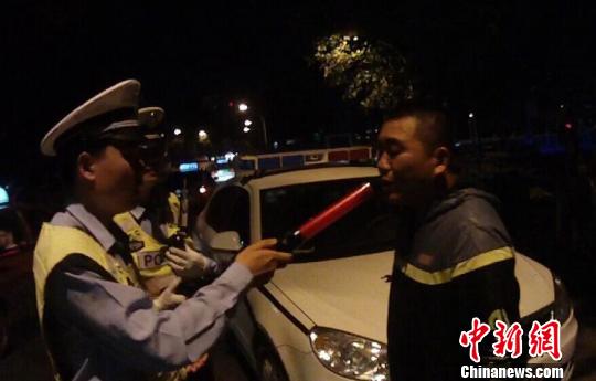 江蘇出動(dòng)警力七千余人次查獲酒駕醉駕553起