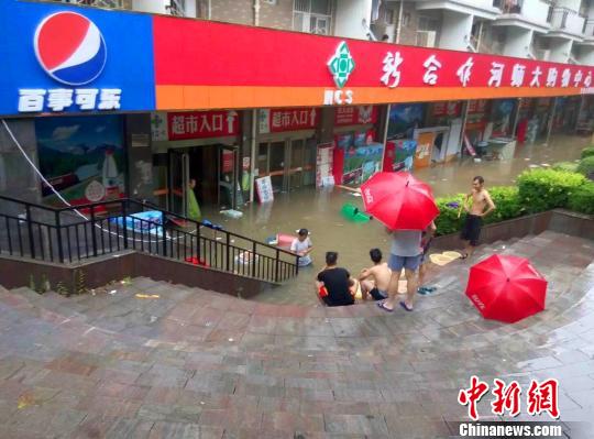 �D����ώ�����W(xu��)У�@��(n��i)��䁱������W(xu��)�����̼ұ����������_(t��i)�A��������С�� �z