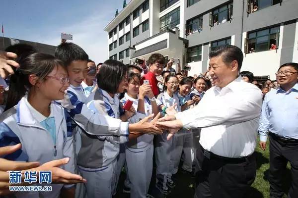 9��9�����й����뿂��ӛ��������ϯ������܊ί��ϯ��(x��)��ƽ���������а�һ�W(xu��)У������ο����������ȫ���V��̎��ͽ������������Թ�(ji��)��ף�R���\���������@����(x��)��ƽ�x�_�W(xu��)У�r(sh��)�c�̎��͌W(xu��)������ϧ�e�����A��ӛ�� Ҧ�� �z