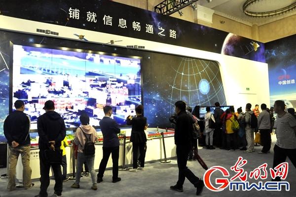 【砥礪奮進(jìn)的五年 大型成就展】短視頻丨中國“北斗”這五年:引領(lǐng)智慧生活 加速走向世界