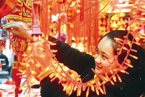 春節(jié)消費(fèi)紅紅火火:民樂奏響中國(guó)風(fēng)網(wǎng)購(gòu)年貨成潮流
