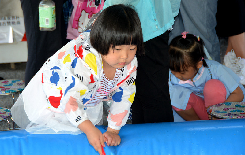�D���ھ��^(q��)�Θ�(l��)�(xi��ng)Ŀ��ˣ�ĺ�ͯ��������W(w��ng)ӛ�ߌO����z��